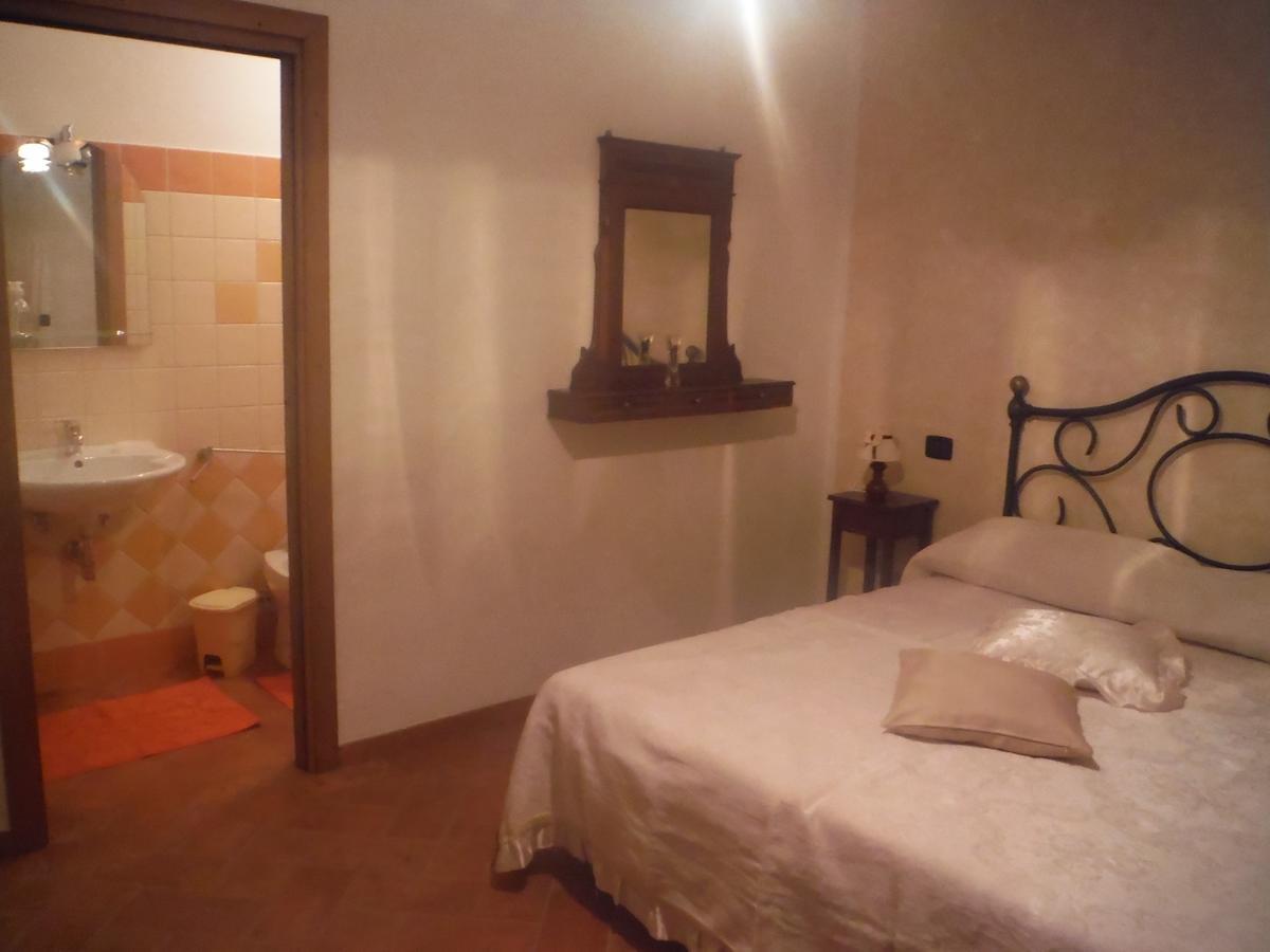 Agriturismo Santa Adriana Volterra Quarto foto