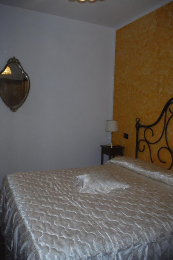Agriturismo Santa Adriana Volterra Quarto foto